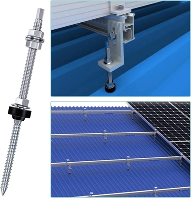 Instalación de paneles solares anodizados en el techo con pies L de diferentes tamaños para diferentes sistemas de techo