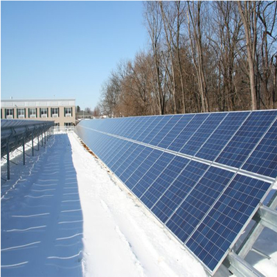 Brackets de montaje de paneles solares de acero galvanizado Opción ideal para paneles en tierra