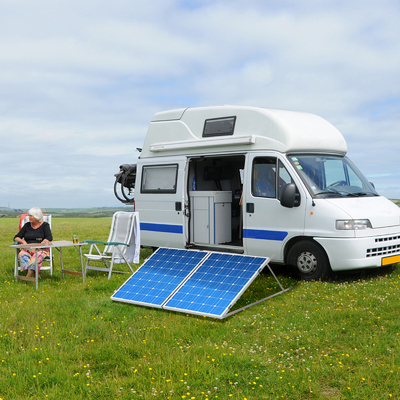 Techo metálico e instalación de campo abierto paneles solares estructura soporte en plata natural